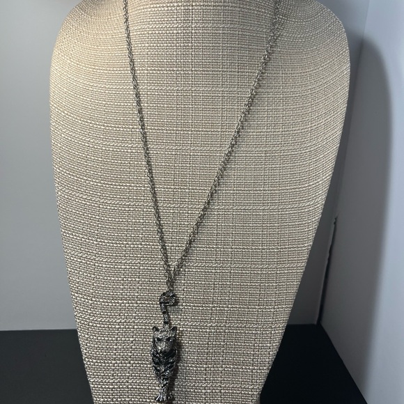 Beautiful Walking Tiger Vintage Necklace with Heavily Crusted Stones - Picture 5 of 7